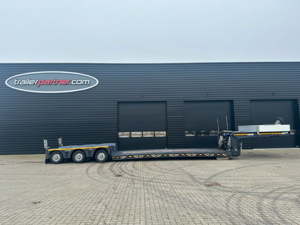 Faymonville Maxtrailer 3 achs. tiefbett / Pendelachsen Faymonville Maxtrailer 3 achs. tiefbett / Pendelachsen - Низкорамный полуприцеп: фото 1 Faymonville Maxtrailer 3 achs. tiefbett / Pendelachsen Faymonville Maxtrailer 3 achs. tiefbett / Pendelachsen - Низкорамный полуприцеп: фото 1