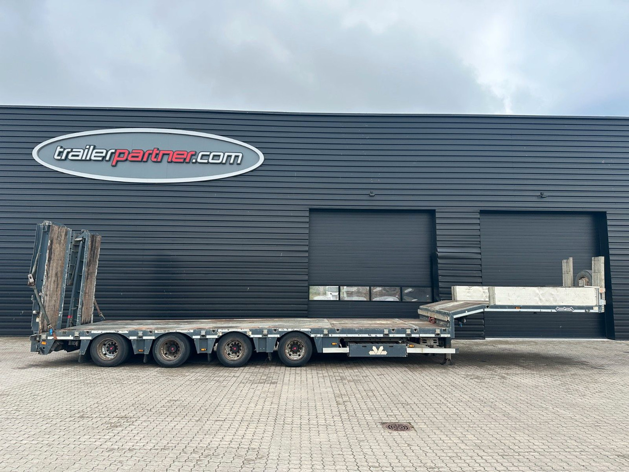 Nooteboom 4 achs Tieflader / Rampen / Ausziehbar - Низкорамный полуприцеп: фото 1 Nooteboom 4 achs Tieflader / Rampen / Ausziehbar - Низкорамный полуприцеп: фото 1