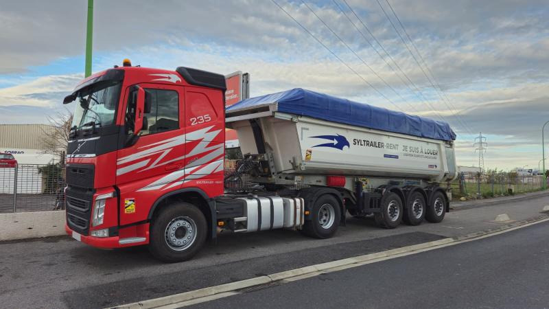 Volvo FH 460 + SCHMITZ CARGOBULL SKI24 (LOCATION / RENT) - Тягач, Самосвальный полуприцеп: фото 3 Volvo FH 460 + SCHMITZ CARGOBULL SKI24 (LOCATION / RENT) - Тягач, Самосвальный полуприцеп: фото 3