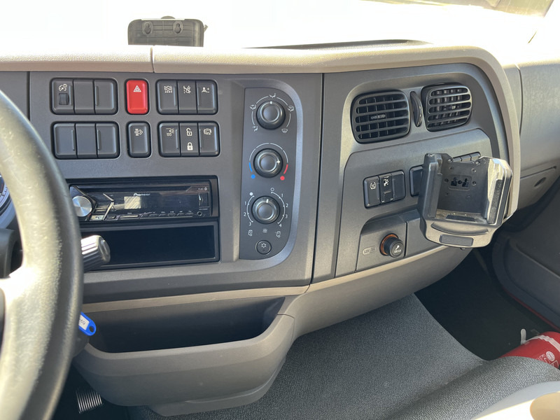 DAF LF 210 FA / 12 Ton / 339 dkm / Box / Loadlift / NL Truck - Грузовик с закрытым кузовом: фото 5 DAF LF 210 FA / 12 Ton / 339 dkm / Box / Loadlift / NL Truck - Грузовик с закрытым кузовом: фото 5