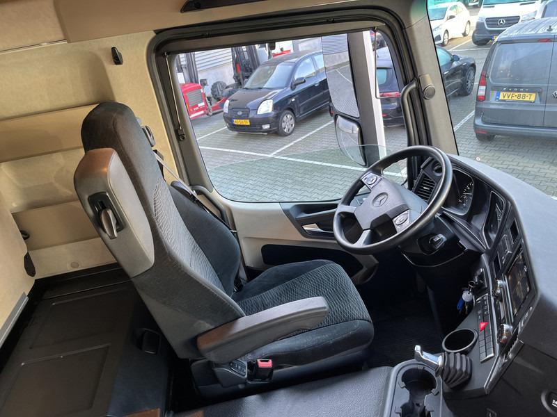 Mercedes-Benz Actros 2124 StreamSpace / 410 dkm / Box 7.5 mtr / Laadklep / APK 08-25 - Грузовик с закрытым кузовом: фото 3 Mercedes-Benz Actros 2124 StreamSpace / 410 dkm / Box 7.5 mtr / Laadklep / APK 08-25 - Грузовик с закрытым кузовом: фото 3