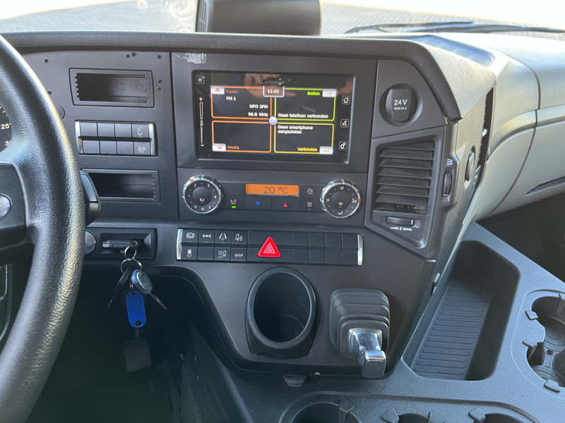 Mercedes-Benz Actros 2124 StreamSpace / 410 dkm / Box 7.5 mtr / Laadklep / APK 08-25 - Грузовик с закрытым кузовом: фото 5 Mercedes-Benz Actros 2124 StreamSpace / 410 dkm / Box 7.5 mtr / Laadklep / APK 08-25 - Грузовик с закрытым кузовом: фото 5