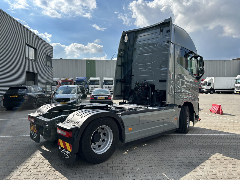 Volvo FH 500 Globetrotter XL / VEB+ / 2 Tanks / New Tacho V2 / APK TUV 07-26 - Тягач: фото 2 Volvo FH 500 Globetrotter XL / VEB+ / 2 Tanks / New Tacho V2 / APK TUV 07-26 - Тягач: фото 2