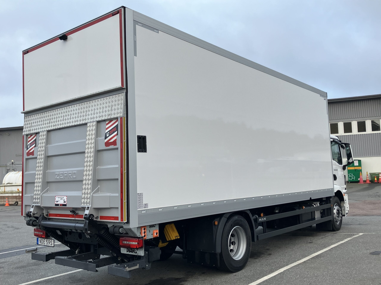 TGM 18.290 4×2 LL 18-ppl ÖBS - Грузовик с закрытым кузовом: фото 4 TGM 18.290 4×2 LL 18-ppl ÖBS - Грузовик с закрытым кузовом: фото 4