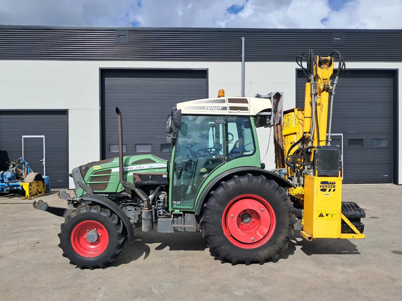 Fendt 210 P VARIO 210 P VARIO - Трактор: фото 2 Fendt 210 P VARIO 210 P VARIO - Трактор: фото 2