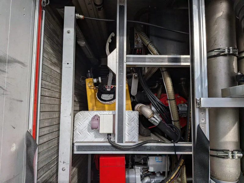 Mercedes-Benz - Пожарная машина: фото 4 Mercedes-Benz - Пожарная машина: фото 4