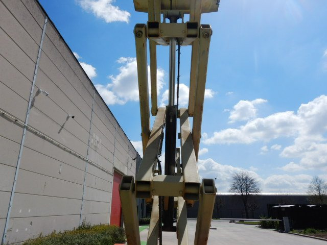 Used scissor Lift Diesel 4x4 JLG 260 MRT лизинг Used scissor Lift Diesel 4x4 JLG 260 MRT: фото 8