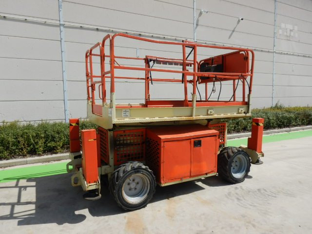 Used scissor Lift Diesel 4x4 JLG 260 MRT - Ножничный подъемник: фото 3 Used scissor Lift Diesel 4x4 JLG 260 MRT - Ножничный подъемник: фото 3