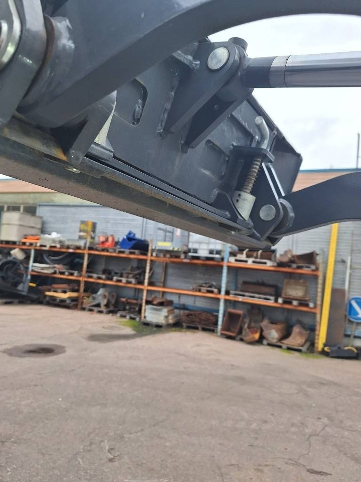 BTTL St25m-6 - Гусеничный погрузчик: фото 4 BTTL St25m-6 - Гусеничный погрузчик: фото 4