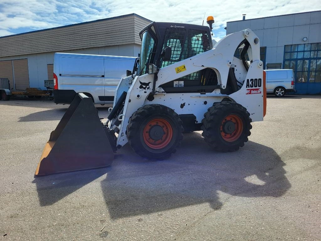 Bobcat A 300 - Мини-погрузчик с бортовым поворотом: фото 3 Bobcat A 300 - Мини-погрузчик с бортовым поворотом: фото 3