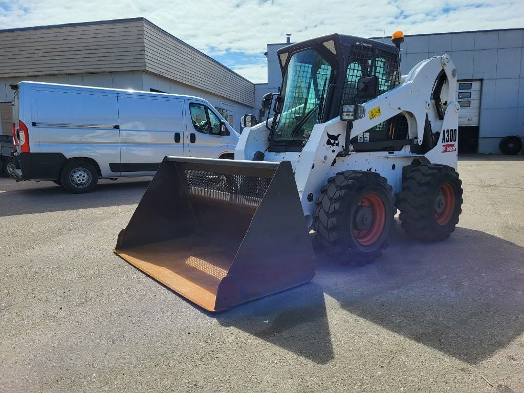 Bobcat A 300 - Мини-погрузчик с бортовым поворотом: фото 4 Bobcat A 300 - Мини-погрузчик с бортовым поворотом: фото 4