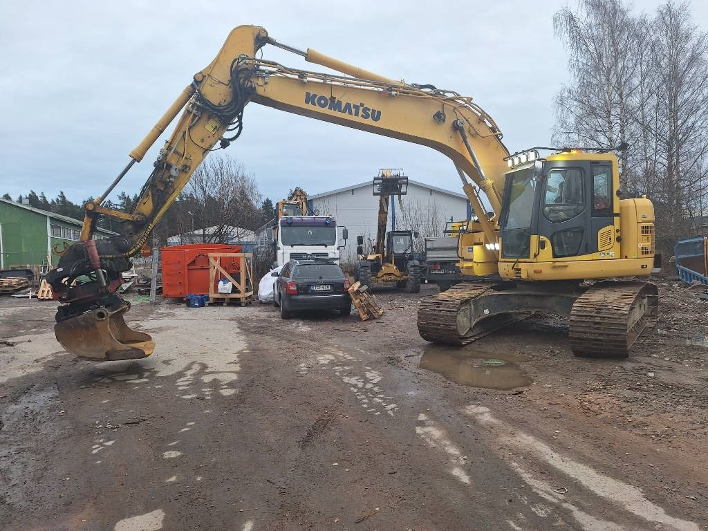Komatsu PC 228 USLC-8 - Гусеничный экскаватор: фото 2 Komatsu PC 228 USLC-8 - Гусеничный экскаватор: фото 2