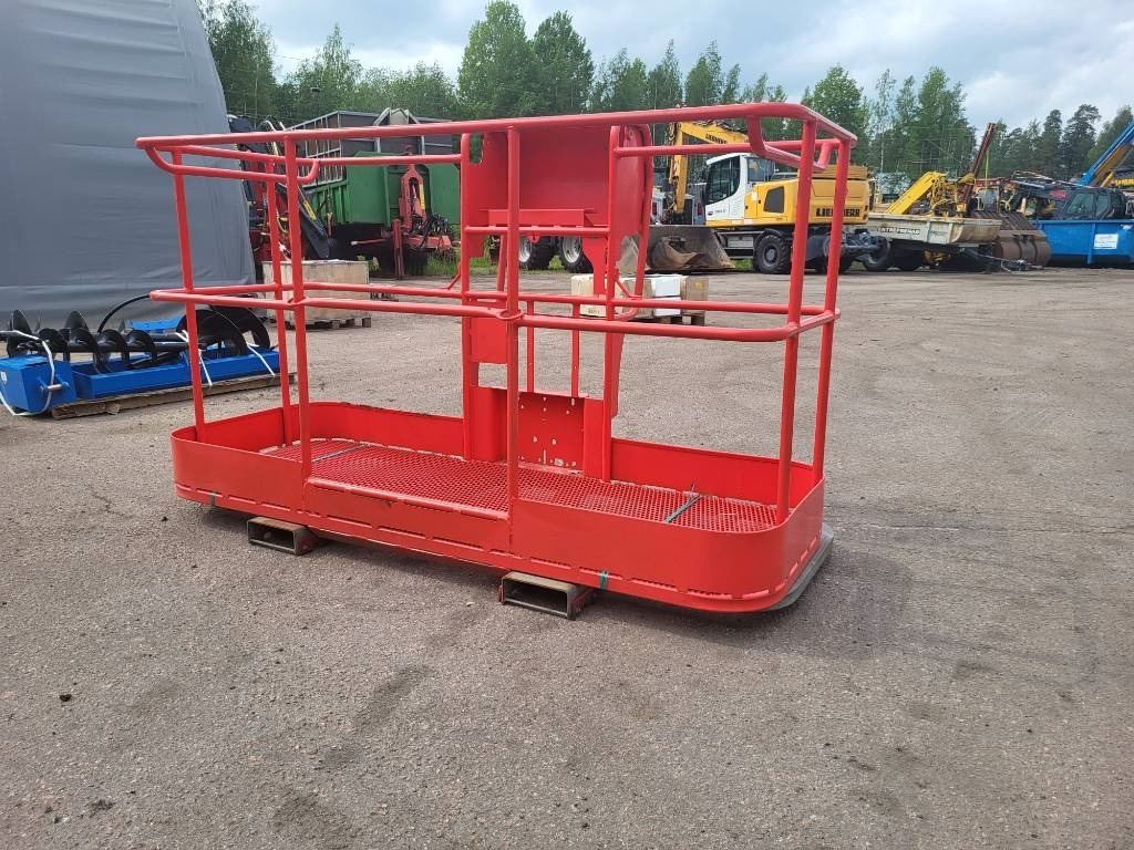 Manitou 200 ATJ kori - Вертикальный мачтовый подъемник: фото 4 Manitou 200 ATJ kori - Вертикальный мачтовый подъемник: фото 4