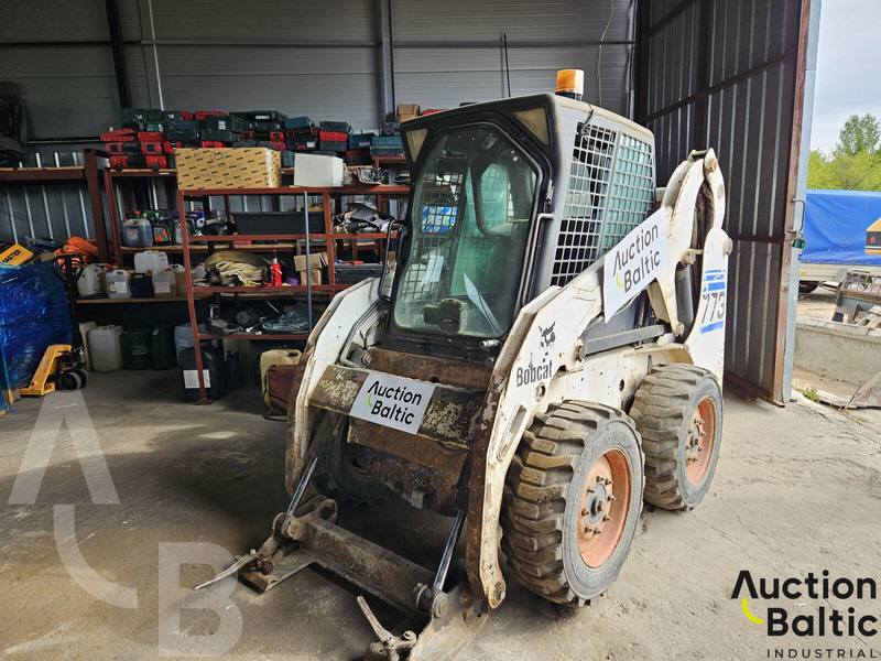 Bobcat 773 - Мини-погрузчик с бортовым поворотом: фото 1 Bobcat 773 - Мини-погрузчик с бортовым поворотом: фото 1