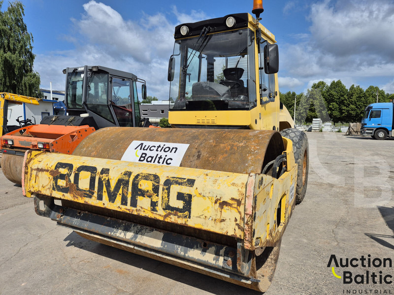 Bomag BW 211 D-4 - Каток: фото 2 Bomag BW 211 D-4 - Каток: фото 2