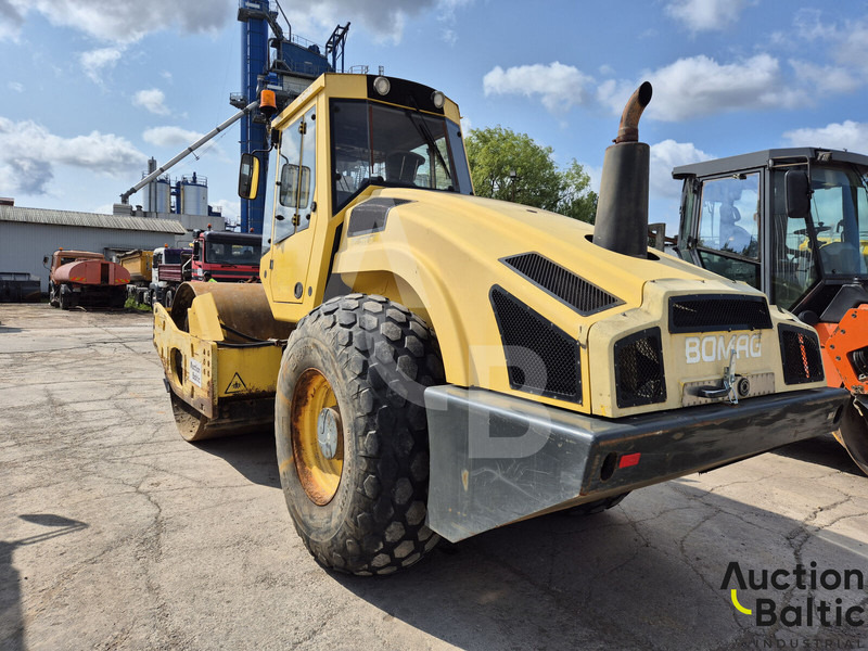 Bomag BW 211 D-4 - Каток: фото 4 Bomag BW 211 D-4 - Каток: фото 4