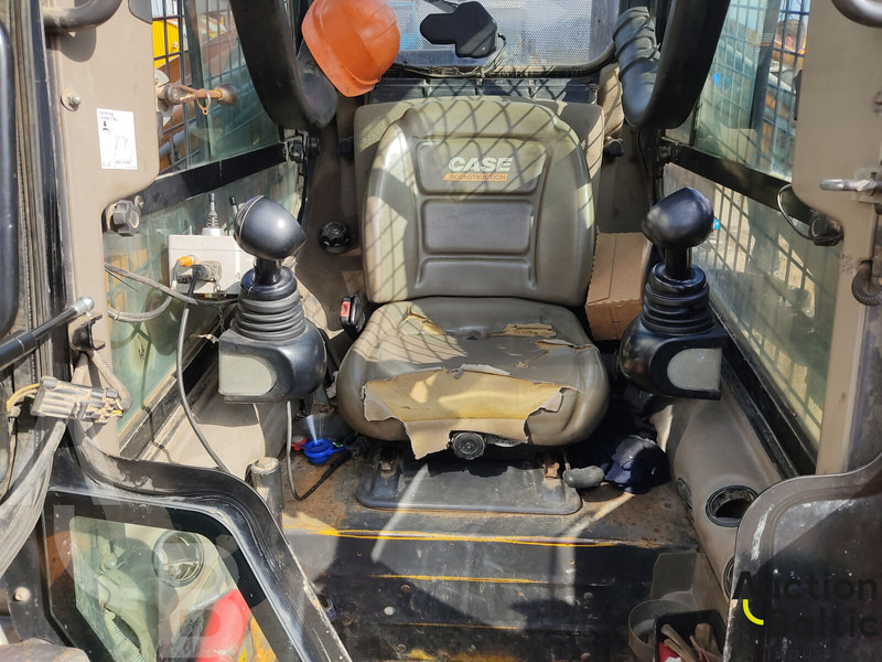 Case TR 320 - Гусеничный погрузчик: фото 5 Case TR 320 - Гусеничный погрузчик: фото 5