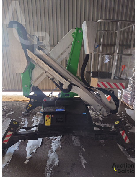 Comet X-Tractor - Коленчатый подъемник: фото 2 Comet X-Tractor - Коленчатый подъемник: фото 2