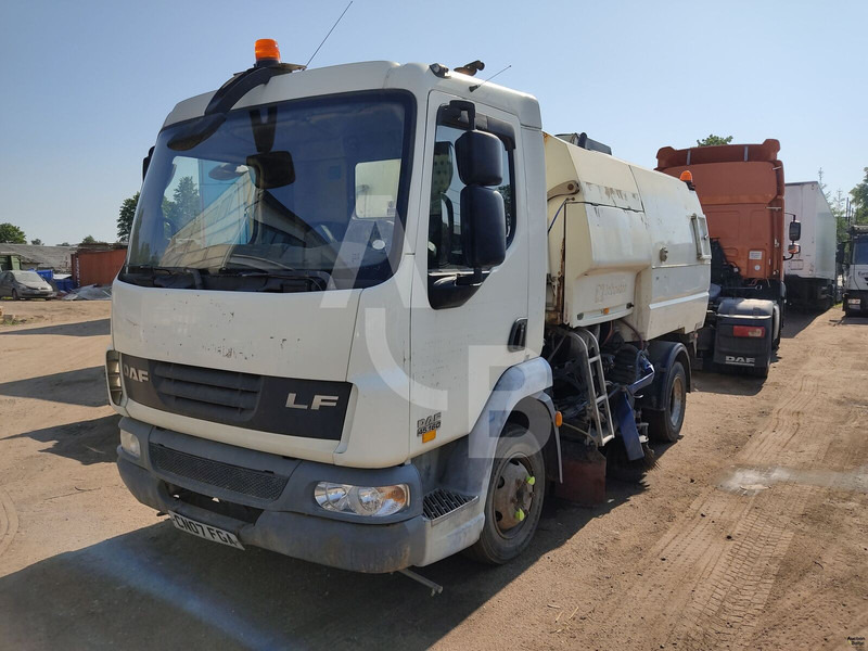DAF LF45.160 - Подметально-уборочная машина: фото 2 DAF LF45.160 - Подметально-уборочная машина: фото 2