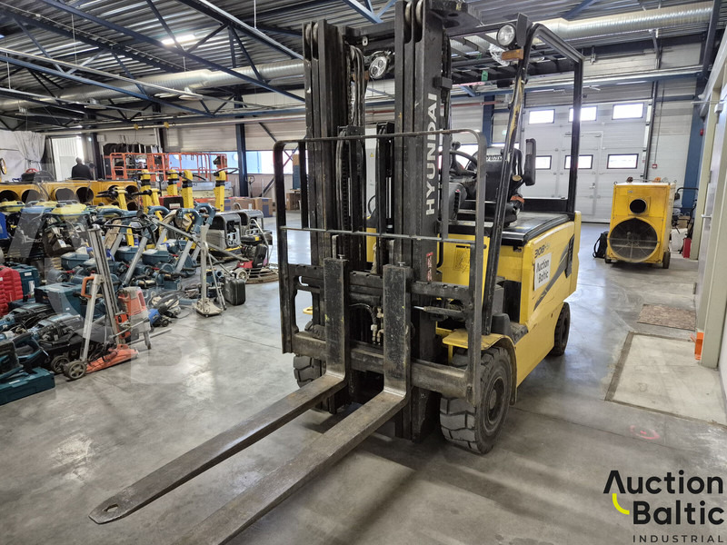 Hyundai 30B-9 - Электропогрузчик: фото 1 Hyundai 30B-9 - Электропогрузчик: фото 1