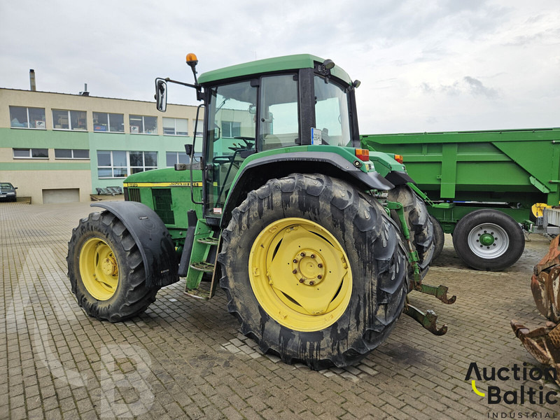John Deere 6810 - Трактор: фото 3 John Deere 6810 - Трактор: фото 3