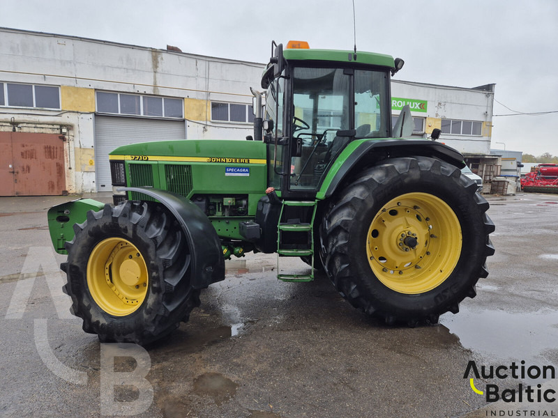 John Deere 7710 - Трактор: фото 3 John Deere 7710 - Трактор: фото 3