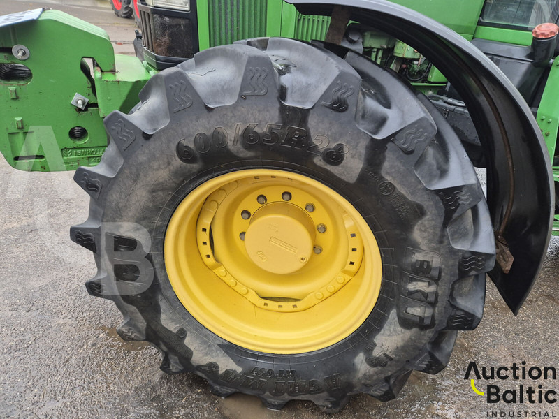 Трактор John Deere 7710: фото 14 Трактор John Deere 7710: фото 14