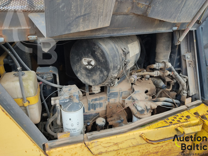 Бульдозер Komatsu D85PX-15: фото 18