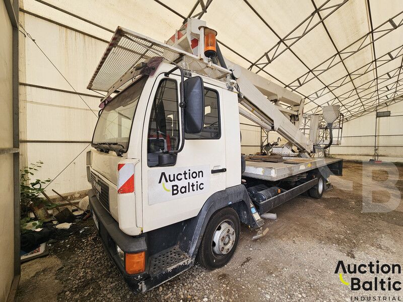 MAN L2000 - Грузовик с подъемником: фото 1 MAN L2000 - Грузовик с подъемником: фото 1