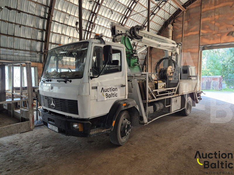 Mercedes-Benz 1114 - Грузовик с подъемником: фото 1 Mercedes-Benz 1114 - Грузовик с подъемником: фото 1
