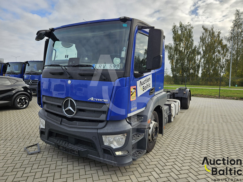 Mercedes-Benz Actros 1843 - Грузовик-шасси: фото 1 Mercedes-Benz Actros 1843 - Грузовик-шасси: фото 1