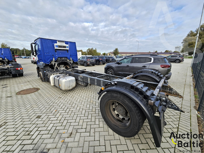 Mercedes-Benz Actros 1843 - Грузовик-шасси: фото 4 Mercedes-Benz Actros 1843 - Грузовик-шасси: фото 4