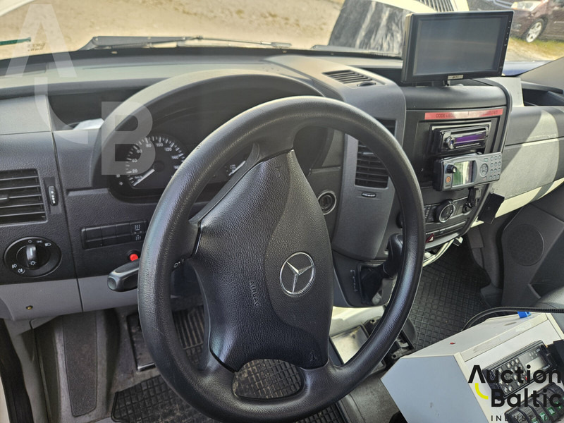 Машина скорой помощи Mercedes-Benz Sprinter: фото 6