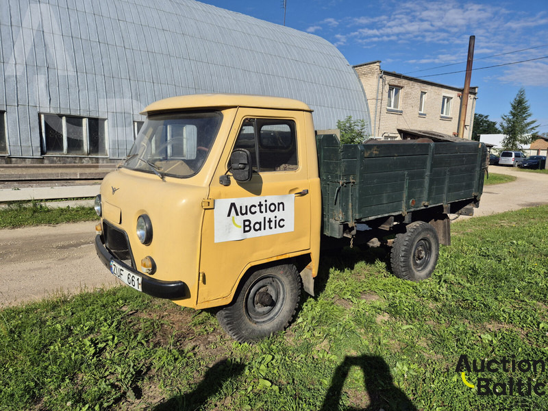 UAZ UAZ 3303 - Малотоннажный бортовой грузовик: фото 1 UAZ UAZ 3303 - Малотоннажный бортовой грузовик: фото 1