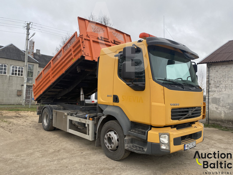 Volvo FL 240 4x2 - Самосвал: фото 1 Volvo FL 240 4x2 - Самосвал: фото 1