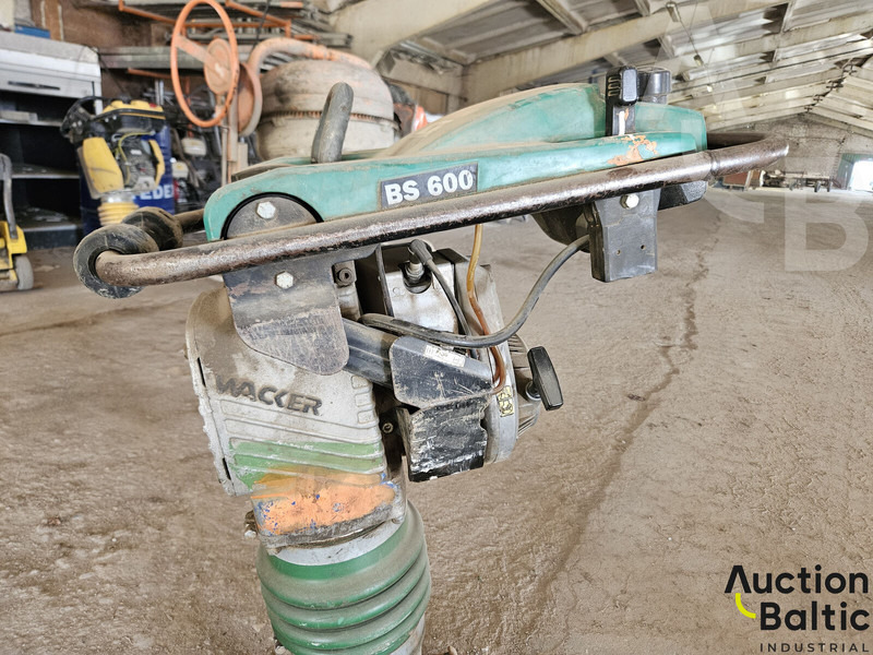 Wacker BS600 - Виброплита: фото 4 Wacker BS600 - Виброплита: фото 4
