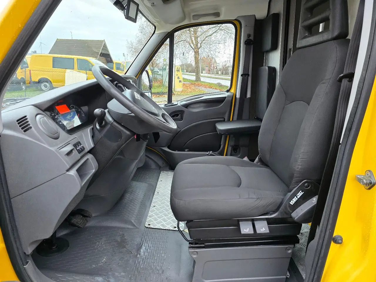 Малотоннажный фургон Iveco Daily/ Regalsystem/Luftfeder/KURZ/1. Hand: фото 9 Малотоннажный фургон Iveco Daily/ Regalsystem/Luftfeder/KURZ/1. Hand: фото 9