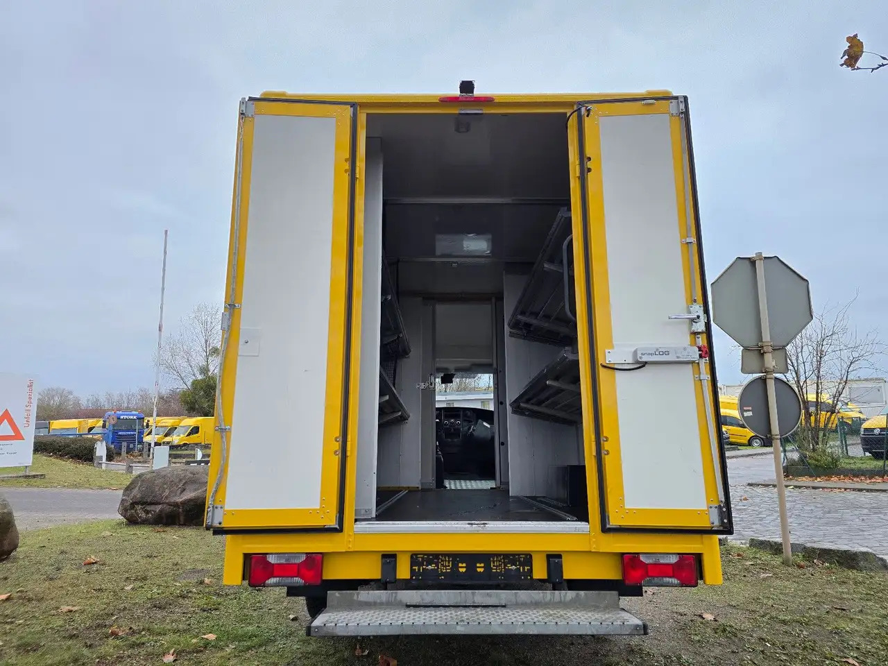 Малотоннажный фургон Iveco Daily/ Regalsystem/Luftfeder/KURZ/1. Hand: фото 7 Малотоннажный фургон Iveco Daily/ Regalsystem/Luftfeder/KURZ/1. Hand: фото 7