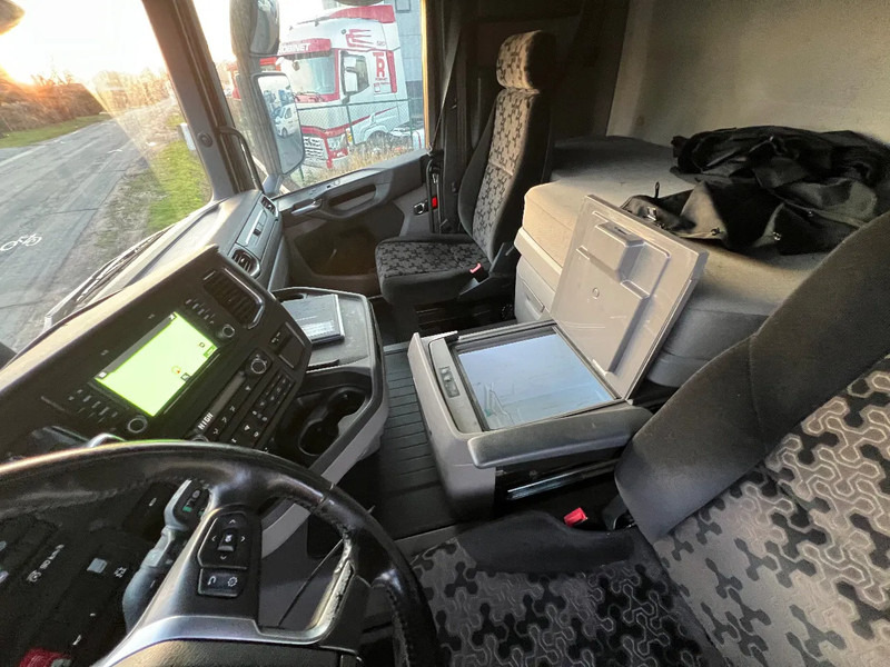 Тягач Scania R450 Retarder-full Air-PTO**SCANIA R450**: фото 18