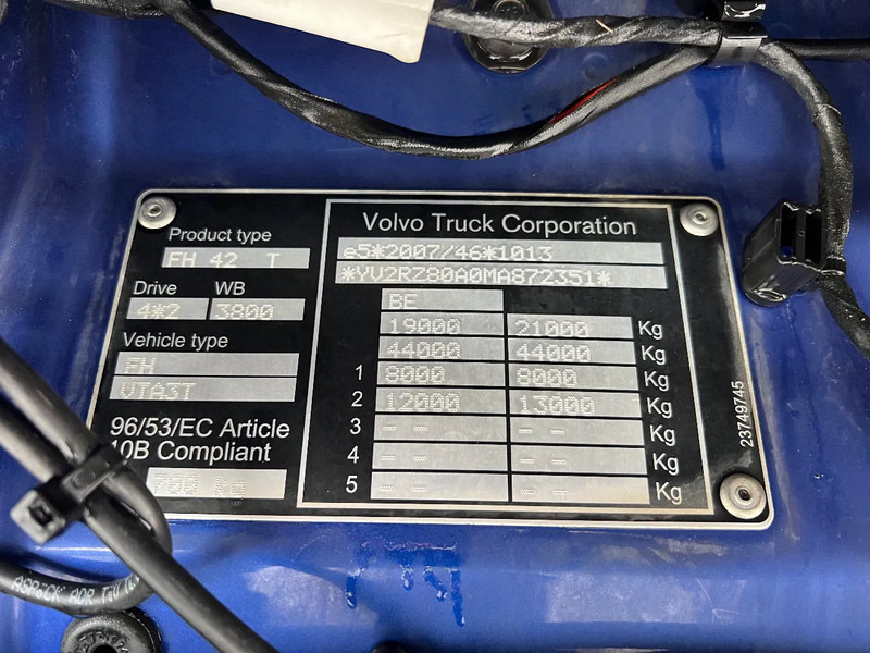 Volvo FH 460 LNG+Diesel full options 2021 model - Тягач: фото 4 Volvo FH 460 LNG+Diesel full options 2021 model - Тягач: фото 4