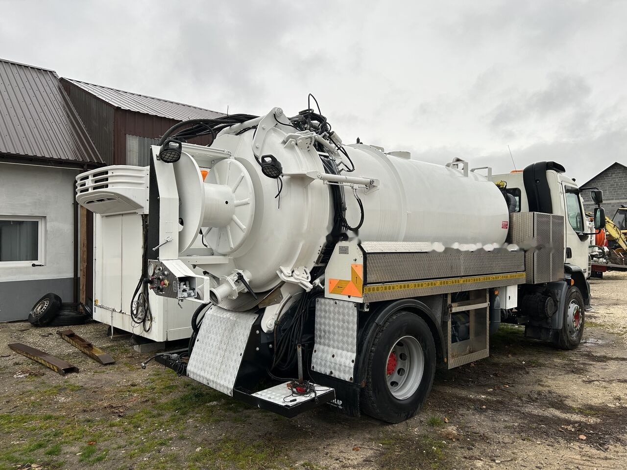 DAF LF55.250 combi tanker - Ассенизатор: фото 1 DAF LF55.250 combi tanker - Ассенизатор: фото 1