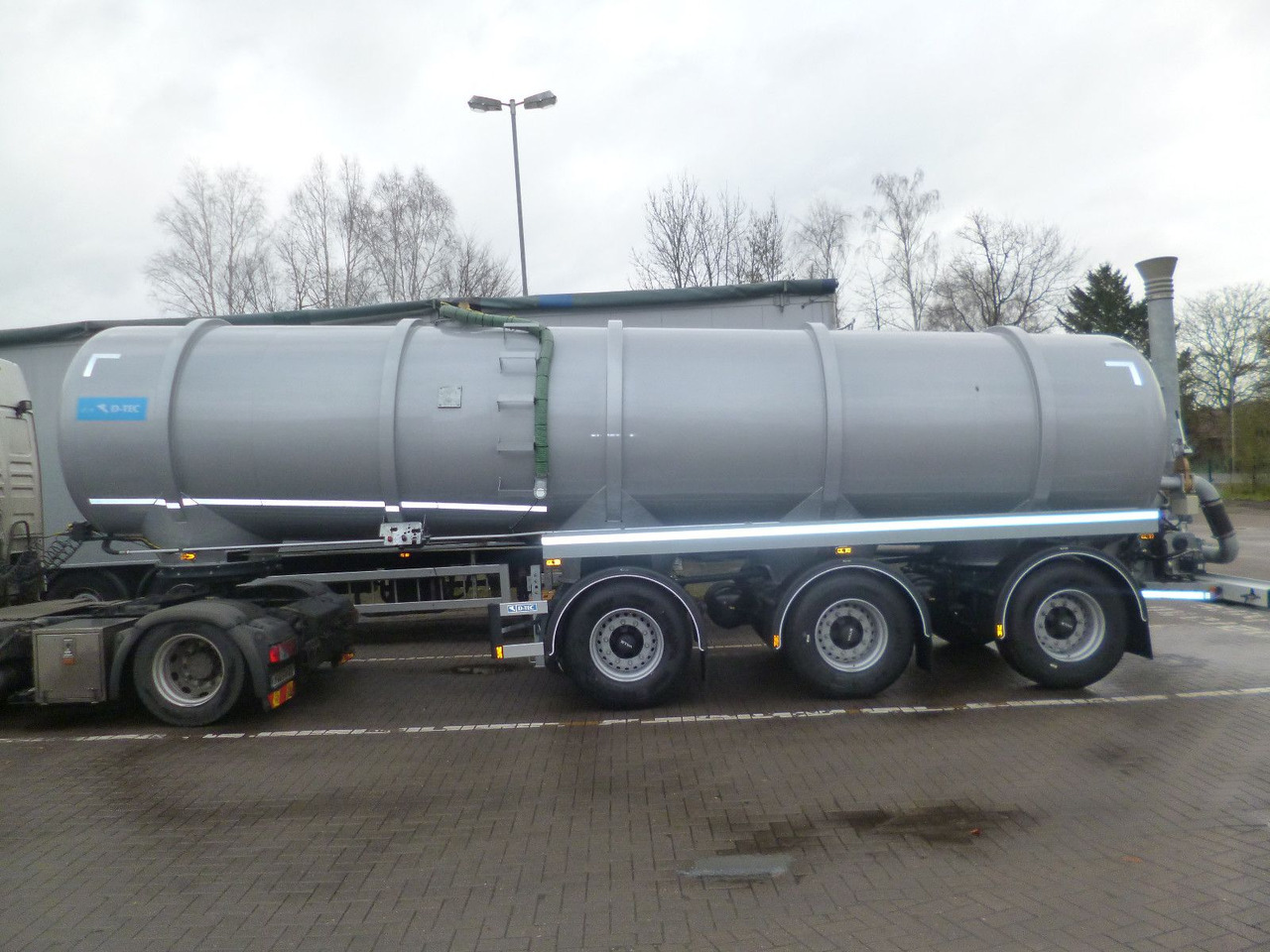 D-TEC TANKTRAILER FV2011-20-R295 D-TEC Gülletanker FV2011 Zwangslenkung - Полуприцеп-цистерна: фото 5 D-TEC TANKTRAILER FV2011-20-R295 D-TEC Gülletanker FV2011 Zwangslenkung - Полуприцеп-цистерна: фото 5