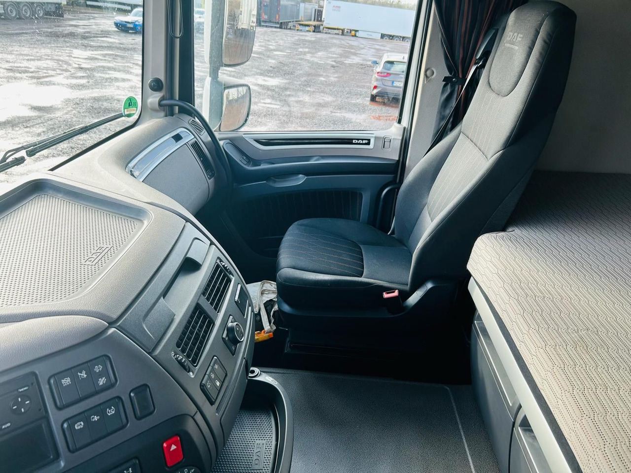 Тентованный грузовик DAF XF 480 FAN LowDeck 6x2 Jumbo Inklusive Anhänger: фото 12