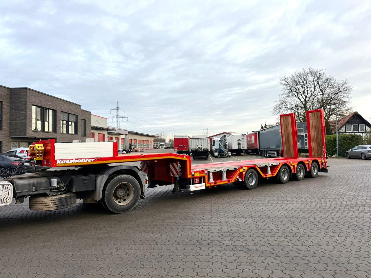 Kässbohrer K.SLA R 4 / 2N 18/40 Tieflader Radmulden tele - Низкорамный полуприцеп: фото 3 Kässbohrer K.SLA R 4 / 2N 18/40 Tieflader Radmulden tele - Низкорамный полуприцеп: фото 3