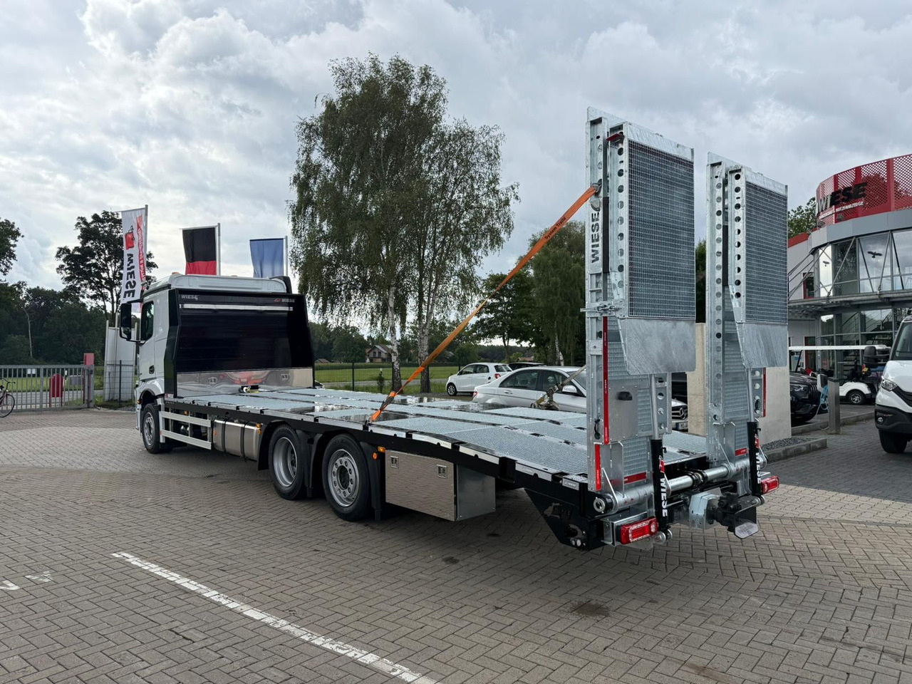 Mercedes-Benz Actros mit Rampen, Maschinentransporter - Грузовик бортовой/ Платформа: фото 4 Mercedes-Benz Actros mit Rampen, Maschinentransporter - Грузовик бортовой/ Платформа: фото 4