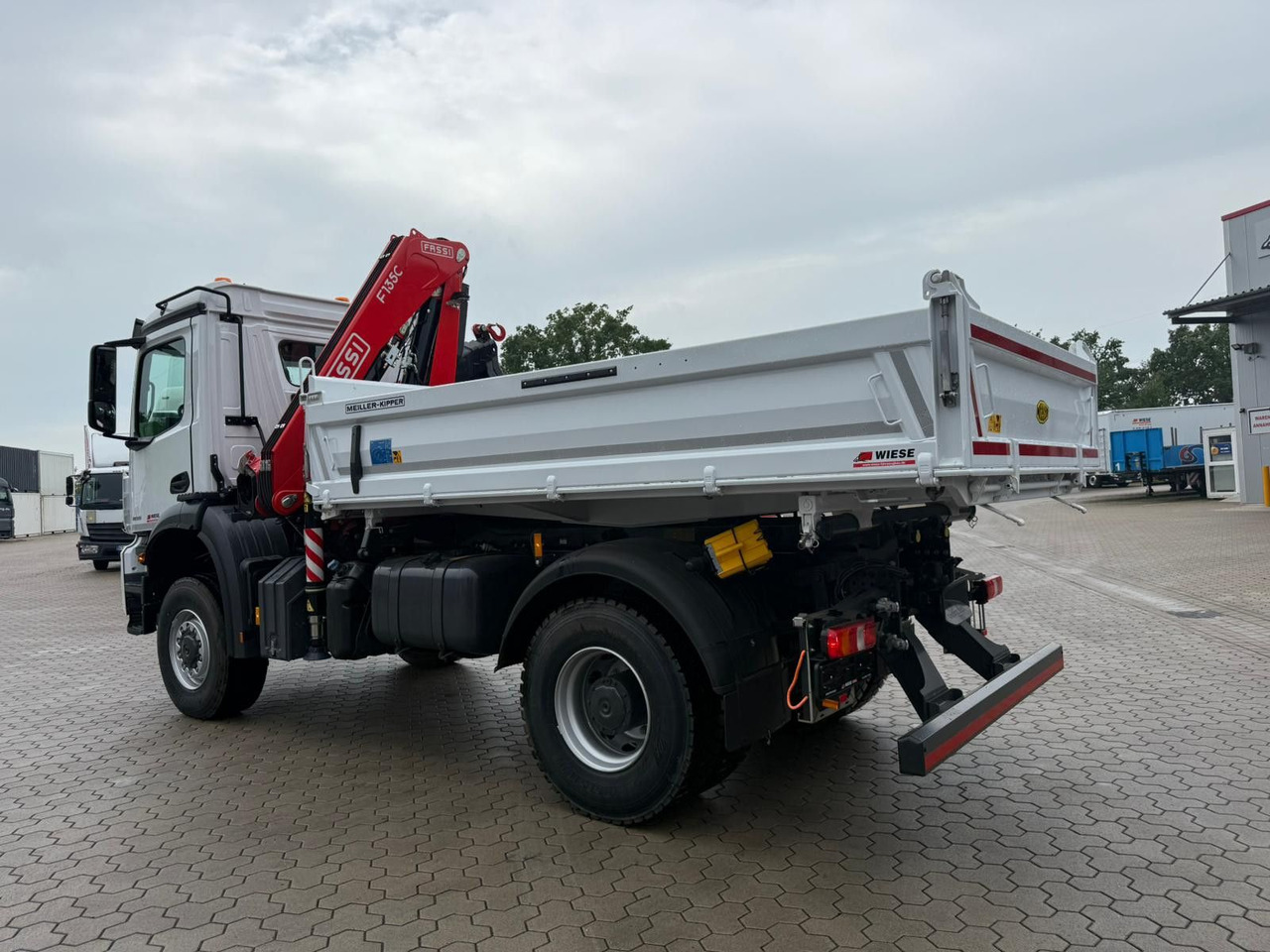 Mercedes-Benz Arocs 1835 4x2 Meiller Fassi F135 Kran Kipper - Автоманипулятор: фото 4 Mercedes-Benz Arocs 1835 4x2 Meiller Fassi F135 Kran Kipper - Автоманипулятор: фото 4