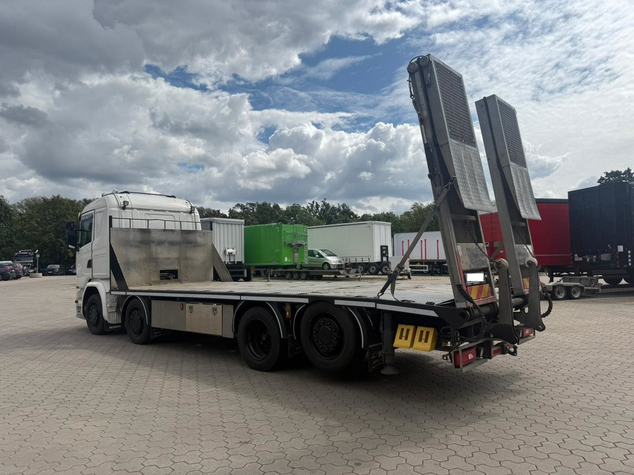 Scania G450 Baumaschinentransporter mit Rampen - Эвакуатор: фото 3 Scania G450 Baumaschinentransporter mit Rampen - Эвакуатор: фото 3