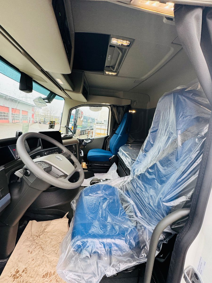 Volvo FH 500 8x4 Kran F710 RA2.27 Jib & Winde Sofort - Тягач: фото 5 Volvo FH 500 8x4 Kran F710 RA2.27 Jib & Winde Sofort - Тягач: фото 5