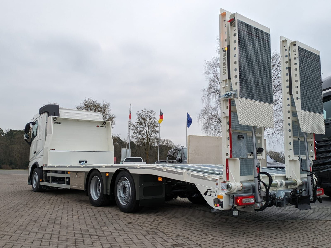 Volvo FH 420 Maschinentransporter mit Rampen - Грузовик бортовой/ Платформа: фото 3 Volvo FH 420 Maschinentransporter mit Rampen - Грузовик бортовой/ Платформа: фото 3