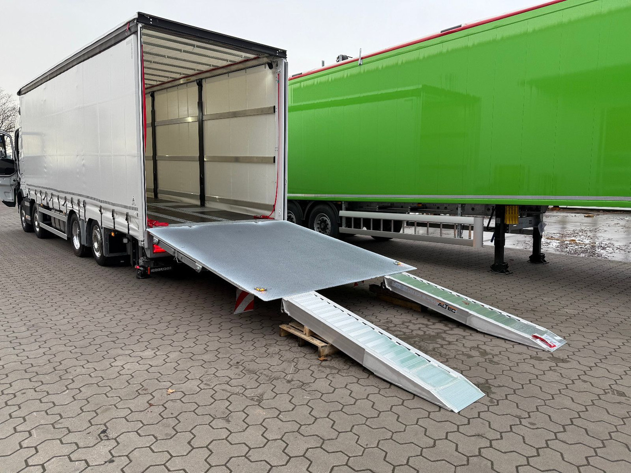 Volvo FH 500 8x2 Arbeitsbühnen Transporter LBW 9t - Эвакуатор: фото 5 Volvo FH 500 8x2 Arbeitsbühnen Transporter LBW 9t - Эвакуатор: фото 5